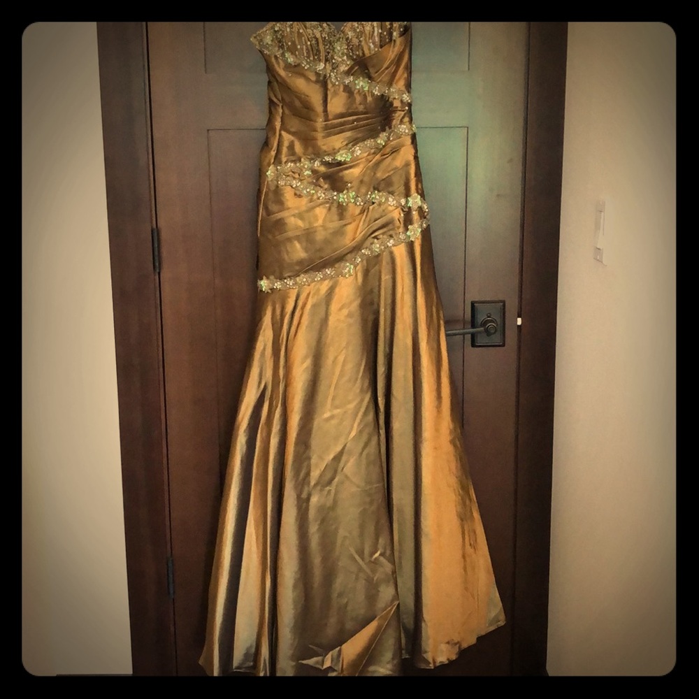 Prom dress - Picture 2 of 14